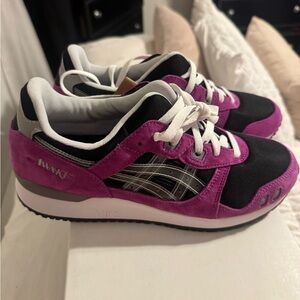 Asics men’s  Black and Pink Sneakers